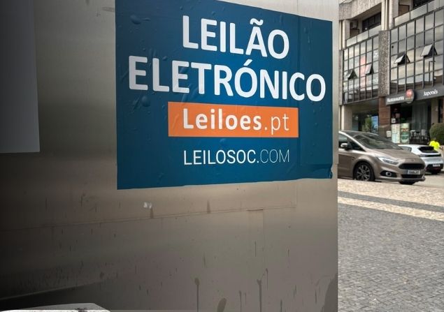 Terras-Check | O parque de estacionamento subterrâneo da Praça da Cidade em Oliveira de Azeméis está mesmo em leilão?