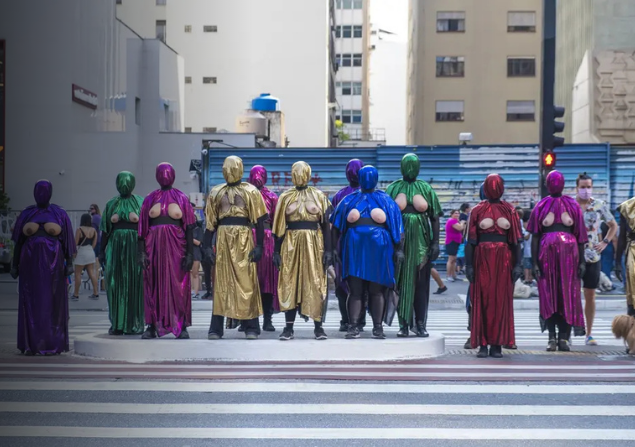 Performance dos “mamilos” no Imaginarius custou €8 500  à Câmara Municipal da Feira