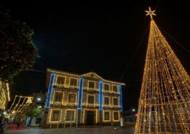 Azeméis com despesa de mais de €554 mil para iluminação natalícia e Parque Natal