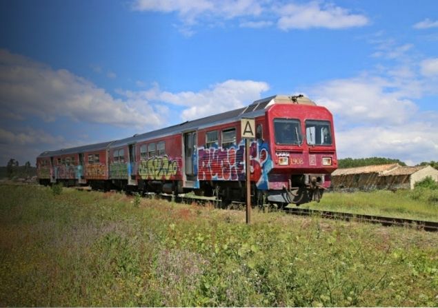 Linha do Vouga: ainda faltam automatizar 14 passagens de nível em Santa Maria da Feira